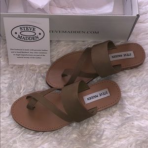 Steve Madden Henly slides in Olive Nubuck